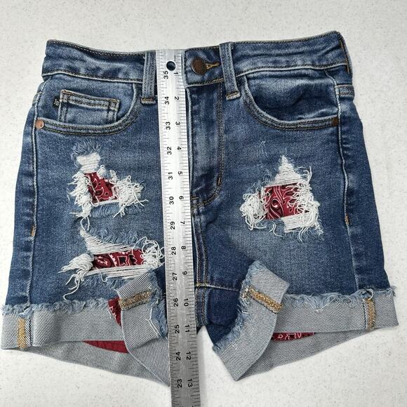 Judy Blue Shorts Womens XS Cuffed Blue Jean Denim Distressed Bandana Print *Flaw - Picture 6 of 11